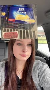 Lea Schultz's Instagram, Twitter & Facebook