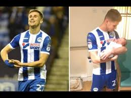 Diffusion en direct, live stream football îíëàéí. Er Erzielte Zwei Tore Er Forderte Die Anderung Und Ging Die Geburt Seines Sohns Im Spiel Zu Sehen Hangen Von Futbol