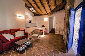 Casas de turismo rural en la ribeira sacra, con capacidad para alojar hasta 30 personas. Apartamentos Ribeira Sacra Turismo Rural Con Ninos Vigo En Familia