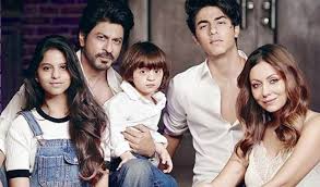 Shahrukh Khan Shahrukh Khan Biografiya Foto Lichnaya Zhizn Zhena I Deti Rost I Ves 2021 Lala rukh khan sovershenno ochevidno, chto shahrukh khan poklonyaetsya obrazu svoego oteca tadzh. shahrukh khan shahrukh khan