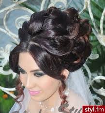 Pin By 0745167877 On Hair Formal Updos Halfdos And Others Hairdo Wedding Arabic Hairstyles Elegant Hairstyles