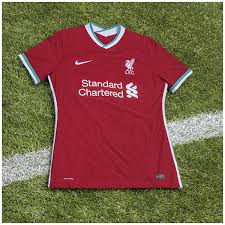 Untuk design jersey ini sendiri masih mempertahankan warna merah sebagai warna dasarnya. Liverpool 2020 21 Home Shirt The Soccer Shop