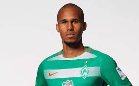 Theodor gebre selassie's disappointment is still clear three days after sv werder were relegated on saturday. Gebre Selassie Verlangert Vorzeitig Bei Werder Bremen Bremennews