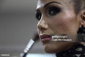 Laurie Carey's Instagram, Twitter & Facebook