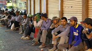 احتفل المئات من العمال العراقيين وسط بغداد اليوم الاربعاء بمناسبة عيد العمال.وحمل كثير منهم المطرقة والمنجل رمزا الشيوعية، ودعوا لظروف عمل أفضل والمزيد من. ÙÙŠ ÙŠÙˆÙ… Ø§Ù„Ø¹Ù…Ø§Ù„ 5 8 Ù…Ù„Ø§ÙŠÙŠÙ† Ø¹Ø±Ø§Ù‚ÙŠ ÙŠØªØ·Ù„Ø¹ÙˆÙ† Ù„Ù…Ø¹Ø§Ø´Ø§Øª ØªÙ‚Ø§Ø¹Ø¯ÙŠØ©