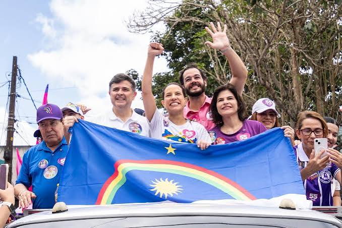 Túlio Gadêlha e Eduardo da Fonte pedem à Justiça Eleitoral retirada de propaganda que associa Mendonça à chapa de Raquel Lyra - Blog Edmar Lyra