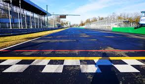 Die rennstrecke autodromo nazionale die monza ist alles andere als das. Im Minibus Uber Die Formel 1 Rennstrecke In Monza