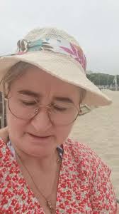 Praia em Sábado: Surtos de Clima e Desabafo