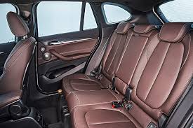 Güçlü şekilde belirlenen silueti, uzun aks aralığı ve kısa aks dışı mesafesi ile dikkat çekiyor. Bmw X1 F48 Vorstellung Motoren Und Preise Bilder Autobild De