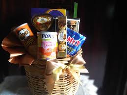 Pilihan isi parsel yang bervariasi dan dapat disesuaikan. Desain Kartu Ucapan Parcel Sooca Design Firm