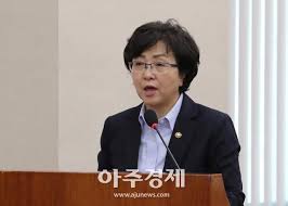 Ask anything you want to learn about 김은경 by getting answers on askfm. êµ­ê°ì‹œì¦Œì— ìž¥ê´€êµì²´ ê¹€ì€ê²½ ìž¥ê´€ì˜ 1ë…„ ì²œí•˜ ì•„ì£¼ê²½ì œ