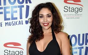 6,365 likes · 433 talking about this. Hind Laroussi Vierde Kerst Bij Familie Stallone Beau Monde