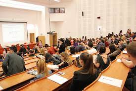 Începe anul universitar 2018-2019. Cât costă viața pentru un student în Cluj