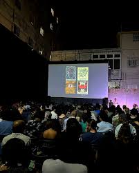 Anoche GatoRosafilms proyectó dos de sus películas dirigidas por Lisa Maria  Vel y Rosa María Rodríguez . El público cubano pudo disfrutar de 4 miradas  de cineastas cubanxs. En este mágico espacio