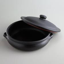 Clay pots are porus and tends to soak water while cooking. Chinese Sand Pot Donabe Or La Chamba Clay Pot Cookware Clay Pots Chowhound