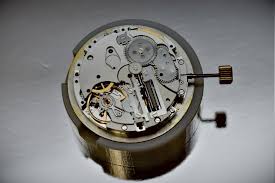 It was the first mechanical wristwatch with an aneroid barometer for altimetry and air pressure measurement. Hands On Favre Leuba Bivouac 9000 Black Edition Specs Price