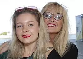 Jeg elsker henne, hun er en gud