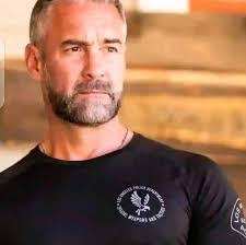 Jay Harrington's Instagram, Twitter & Facebook