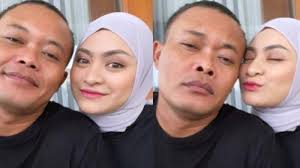 Namun, belum lama ini rizky mengungkapkan. Imbas Video 20 Detik Diduga Nathalie Holscher Dan Manajer Sule Tantang Pembuat Konten Temui Dirinya Tribun Kaltim