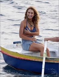 Here we go again | al bawaba lily james is one of the leads in mamma mia! Lily James Look In Mama Mia 2 Is Underrated And Extremely Sexy Celebs