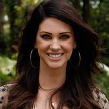 Samantha Woods's Instagram, Twitter & Facebook