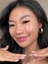 Just how strong is our new Good Grip Cool Soothing Primer? 💪 Experience a  smooth glam base that keeps your makeup locked in for hours ⏱️ Fly circles  around your old primer