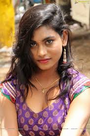 It consists of a draping fabric that measures 4.5 meters to 8 meters in length and two to four feet in. Pin On Desi Beauty