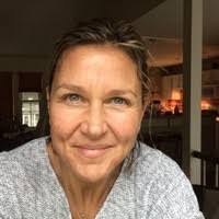 Elizabeth Arrowood's Instagram, Twitter & Facebook