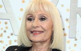 Il taglio è di grande ispirazione anche nel 2021! La Dichiarazione Choc Di Raffaella Carra E Il Mio Unico Rimpianto