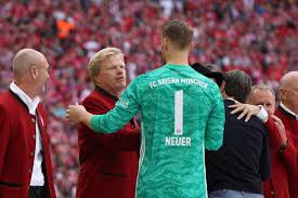 Compare manuel neuer to top 5 similar players similar players are based on their statistical profiles. Manuel Neuer And Oliver Kahn Bayern Munich S Powerful Goalkeeper Union