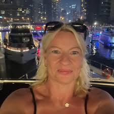 Anything available with enclosed veranda for 2 ladies and 2 non shedding  dogs please 24th to 27th December. Thanks in advance