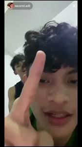 Adam dan Adi: Drama Cinta di Media Sosial