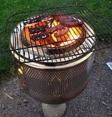 You can make simple round fire pit made of cinder blocks with less than $40. 10 Creative Recycling Diy Grill Bbq And Fire Pit Projects 1001 Gardens