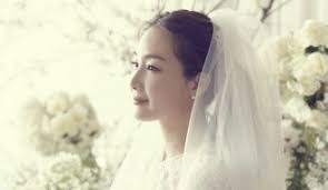 On february 7, 2012, a traditional wedding scene was filmed at gyeonghui palace in seoul, involving the young crown prince lee gak and hwa yong. Wedding Couch Kimchi