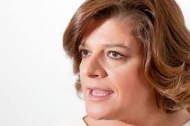 Júlia Pinheiro conta como virou as costas aos pais e revela uma infância de  traumas