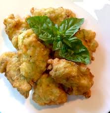 In più, sciacquarli e metterli a scolare. Frittelle Di Zucchine E Fiori Di Zucca La Cucina Di Napoli