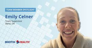 Victoria Reardon's Instagram, Twitter & Facebook