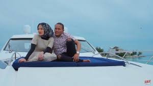 S jibeng musafir di aidilfitri official music video. Lirik Lagu Satu Di Hati Duet Perdana Sule Dengan Natalia Holscher Tribun Timur