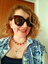 У нас, наконец-то, наступило лето, пока в меру жаркое. Но в этом образе  только вечером ходить, наверное. Повседневный, но не банальный, как мне  кажется, образ, красота в деталях)))