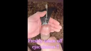 女友達の家で履いた後のパンツを見つけて思わずシコシコ🍌大量射精してしまった💦【日本人素人HENTAIカップル個人撮影77】