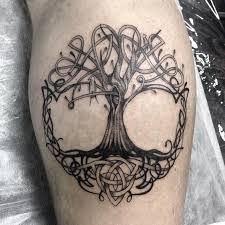 Tattoo Familie Diese Symbole Und Motive Drucken Zugehorigkeit Aus Keltische Tattoo Familie Lebensbaum Tattoo Tattoo Familie