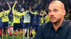 Sneijder : Sahanın ortasında sevinemezsin!