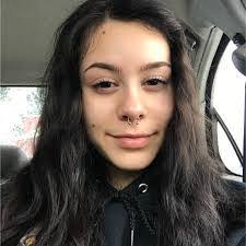 Lola Madrid's Instagram, Twitter & Facebook