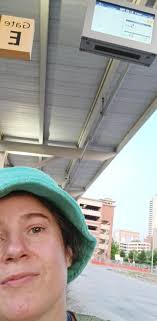 Hello everyone I'm deaf 🧏‍♂️ I'm 34 years old Born from Panama 🇵🇦 and I  live here in Colorado When I was 3 years old has a serve a profound hearing  loss