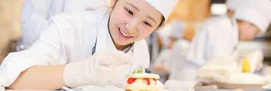 Kepada semua siswa internasional |. Indeks dengan mengunjungi |. Osaka  Cooking and Confectionery College |. Menciptakan dunia yang lezat dan  menyenangkan = Surprise College |