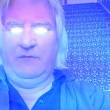 Thanks Chris, and everyone at Mason City Limits (Illinois) Comedy Club for  having me last Saturday. I am pointing my tie to the very funny (blind)  Comedian Matt Stein who opened for