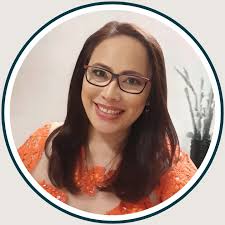 I coach so many people and the question I get asked the most is, “Lisa,  what should I do to attract love?” One thing I always say is, instead of  looking for