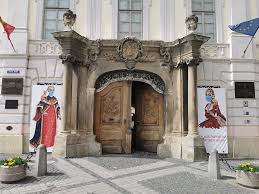 Great gardens, big parks to walk on, a lot of flowers, everything arranged gorgeously. Doliu La Muzeul NaÈ›ional Brukenthal Din Sibiu