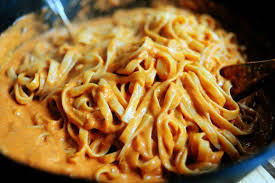 12 Idees De Recettes Delicieuses Pour Faire Des Pates En Moins De 30 Minutes Finies Les Pates Au Gruyere Recettes De Cuisine Idee Recette Recette