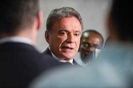 Paraná Pesquisas: Alvaro Dias lidera ao Senado e 2ª vaga tem disputa acirrada